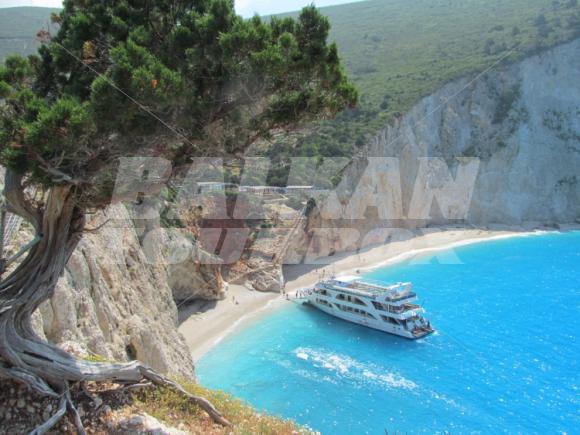 Почивка на Йонийско море с автобус - Превеза бийч