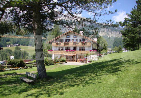 holiday in Menardi