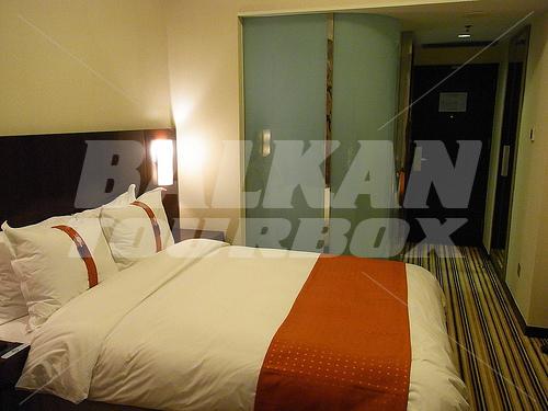 почивка в Holiday Inn Express Luohu