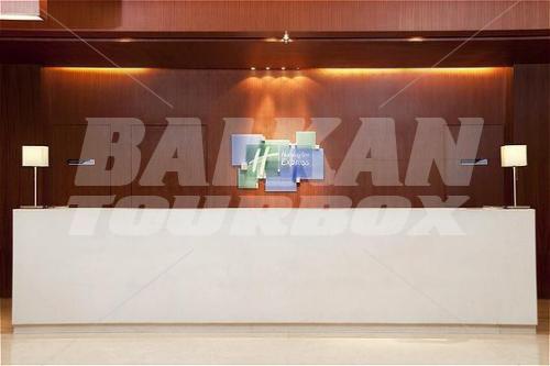 почивка в Holiday Inn Express Luohu