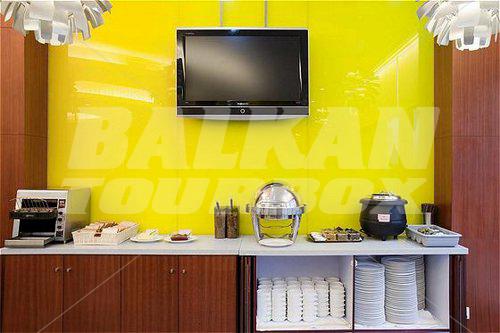 почивка в Holiday Inn Express Luohu