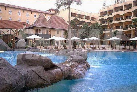 почивка в  Sheraton Royal Gardens