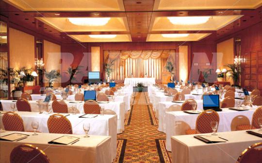 почивка в Omni Mont Royal