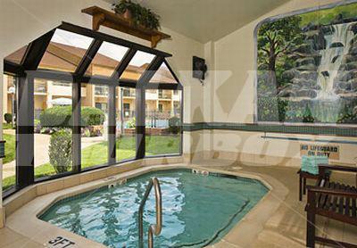 почивка в Courtyard by Marriott Richmond West