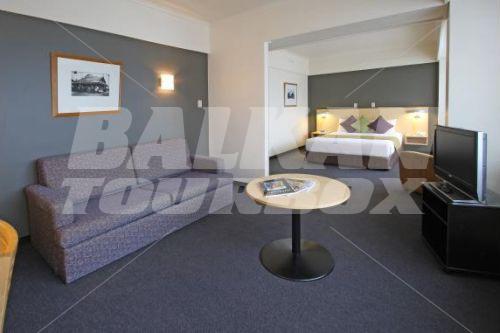 holiday in Mercure Auckland