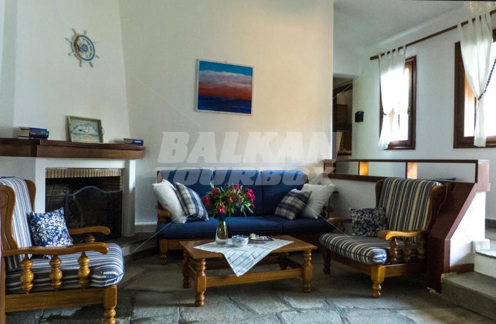 почивка в Villa Alex - Siviri
