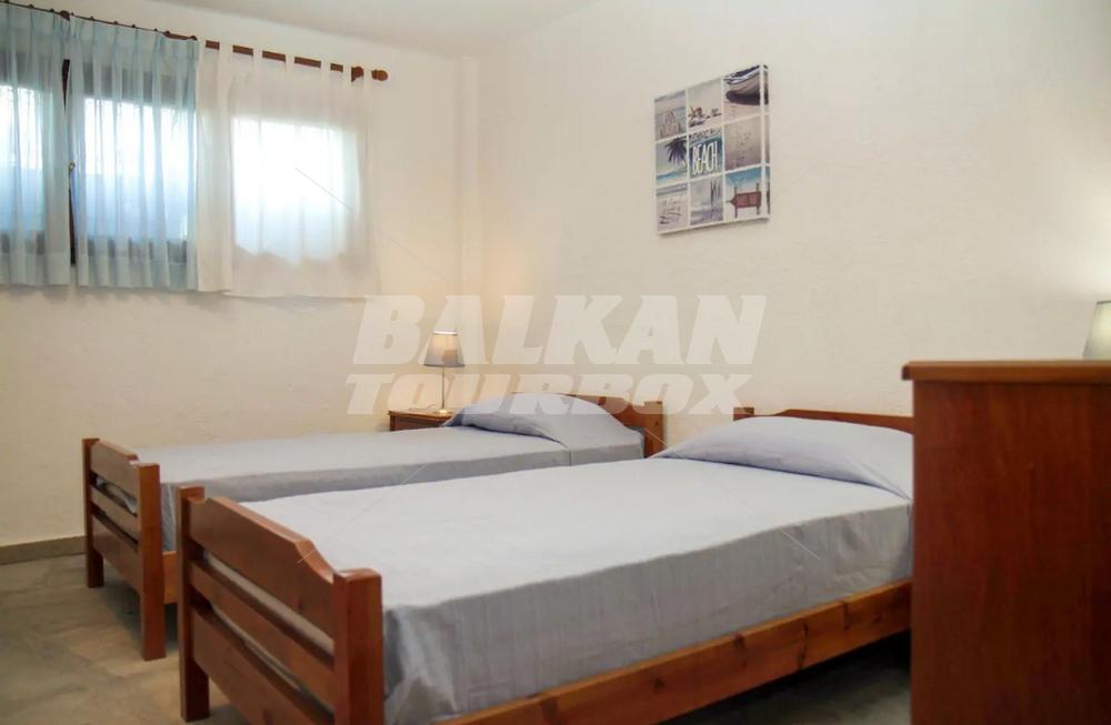 почивка в Villa Alex - Siviri