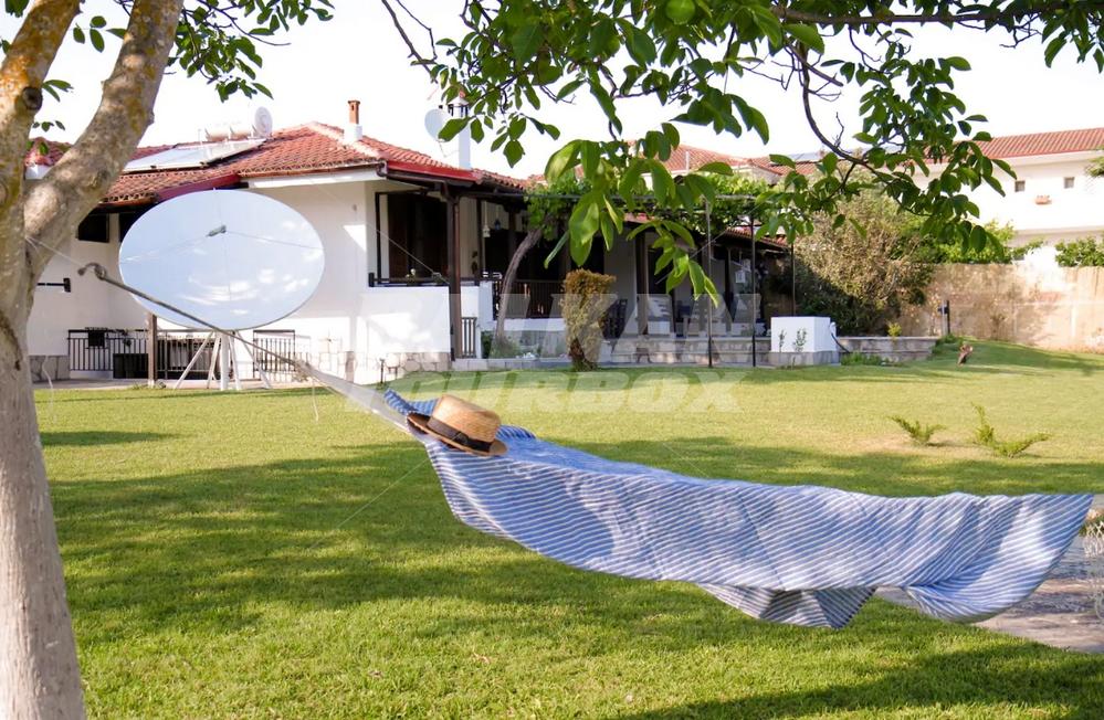 почивка в Villa Alex - Siviri