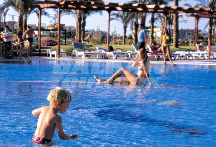 holiday in Steigenberger Al Dau Club