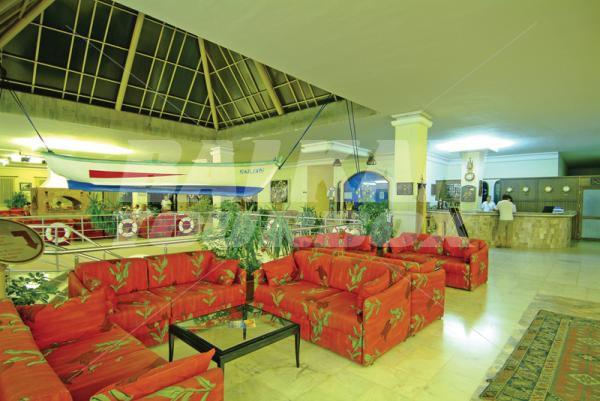 holiday in Sailor's Beach Club