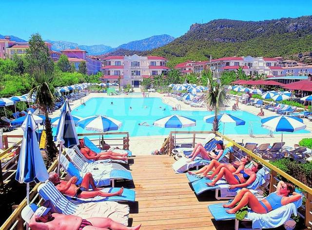 holiday in Sailor's Beach Club