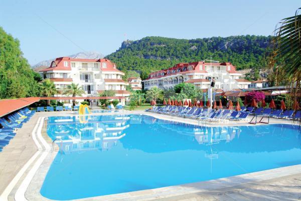 holiday in Sailor's Beach Club