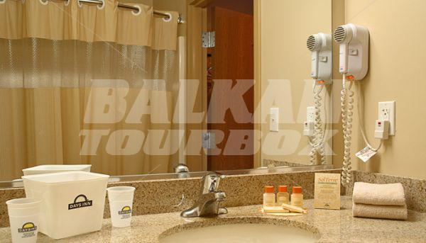 почивка в Days Inn and Suites Niagara Falls/Buffalo