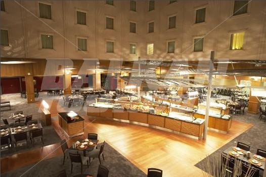почивка в Holiday Inn Expo