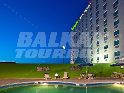 почивка в  Holiday Inn Express and Suites Monterrey Aeropuerto