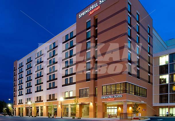 почивка в  SpringHill Suites by Marriott Louisville Downtown