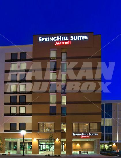почивка в SpringHill Suites by Marriott Louisville Downtown