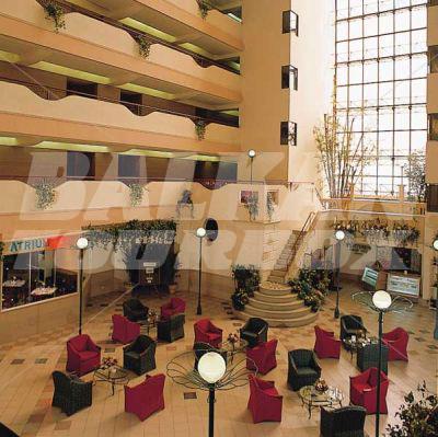 holiday in Atrium