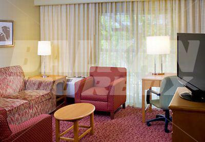 почивка в Courtyard by Marriott Orlando Lake Buena Vista in the Marriott Village