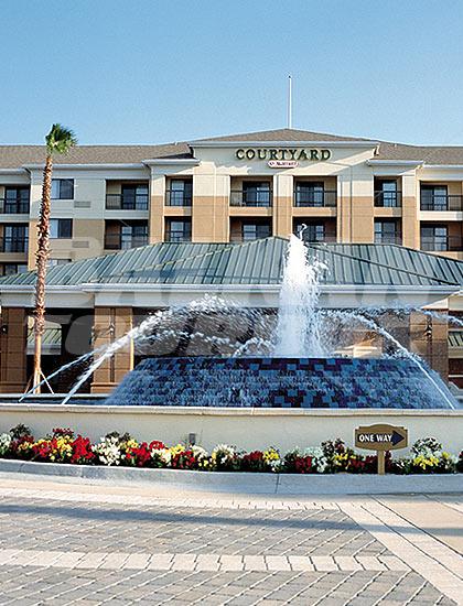 почивка в Courtyard by Marriott Orlando Lake Buena Vista in the Marriott Village