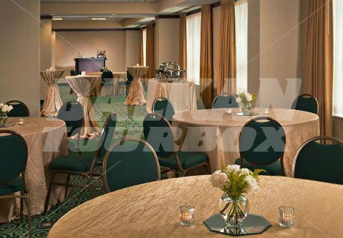 почивка в Courtyard by Marriott Washington Capitol Hill/Navy Yard