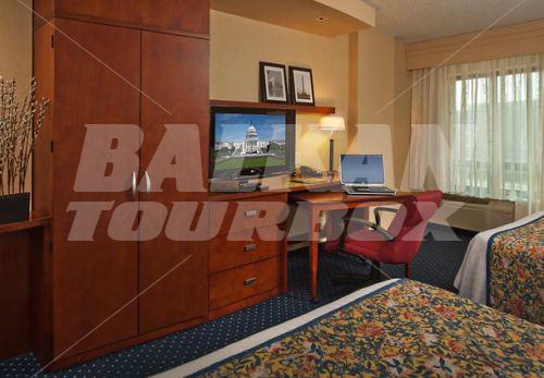почивка в Courtyard by Marriott Washington Capitol Hill/Navy Yard