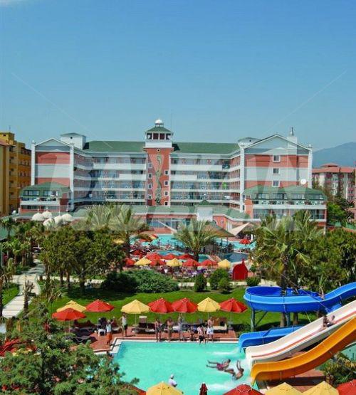 почивка в Insula Resort
