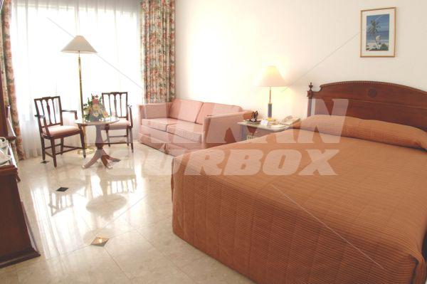 holiday in Ceylon Continental