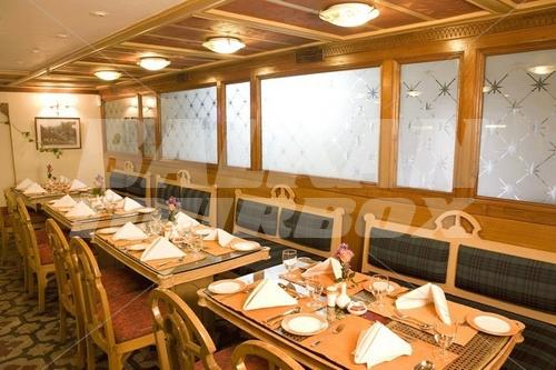 почивка в The Chancery Bangalore