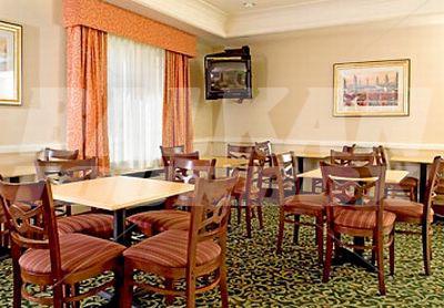 почивка в Fairfield Inn & Suites by Marriott Memphis I-240 & Perkins