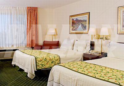 почивка в Fairfield Inn & Suites by Marriott Memphis I-240 & Perkins