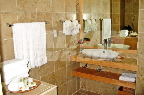 почивка в Naniloa Volcanoes Resort