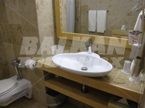 почивка в Naniloa Volcanoes Resort