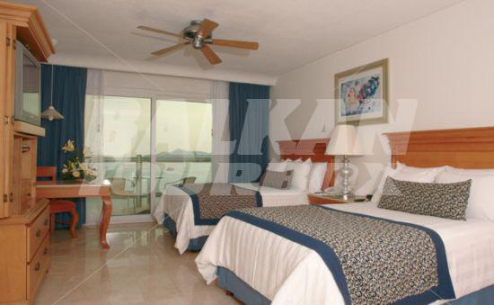 почивка в Emporio Acapulco