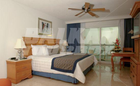 почивка в Emporio Acapulco