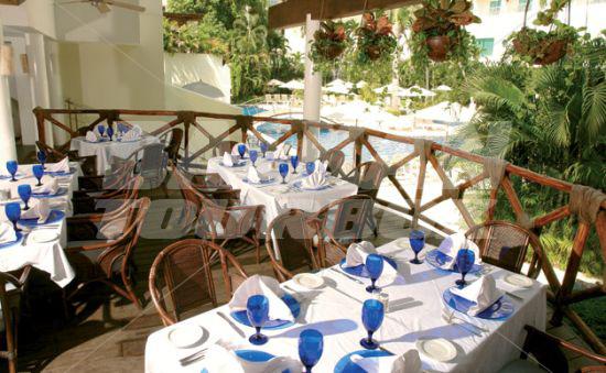 почивка в Emporio Acapulco