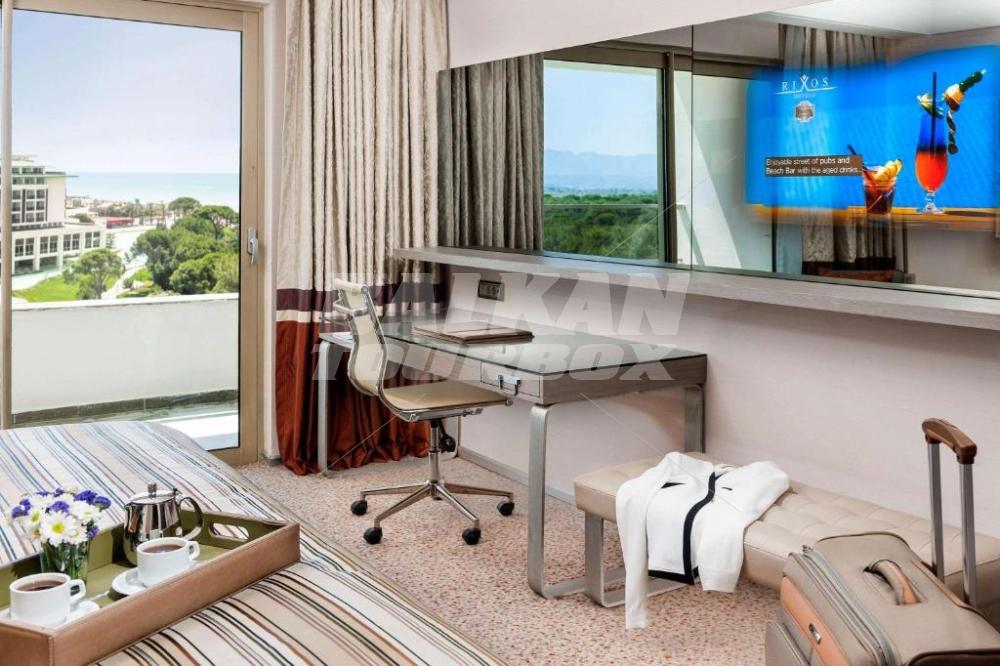 почивка в Rixos Premium