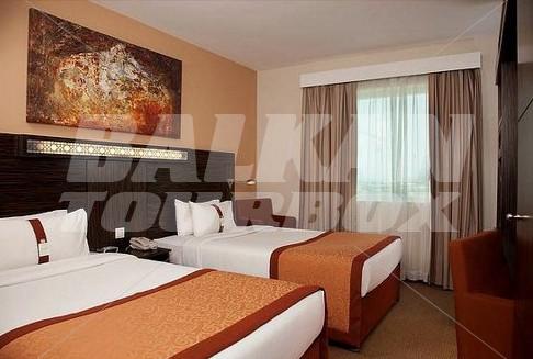 почивка в Holiday Inn Express Jumeirah Beach