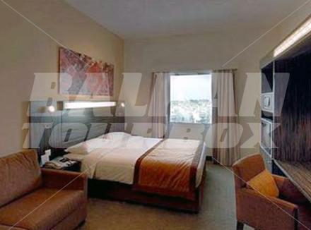 почивка в Holiday Inn Express Jumeirah Beach