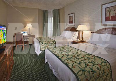 почивка в Fairfield Inn by Marriott Syosset Long Island
