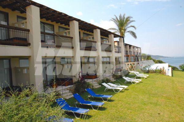 почивка в Ionian Blue Hotel