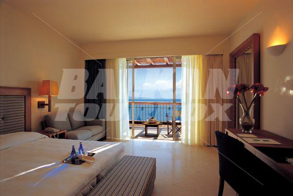 почивка в Ionian Blue Hotel