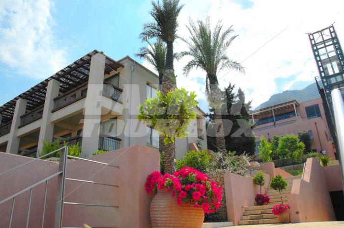 почивка в Ionian Blue Hotel