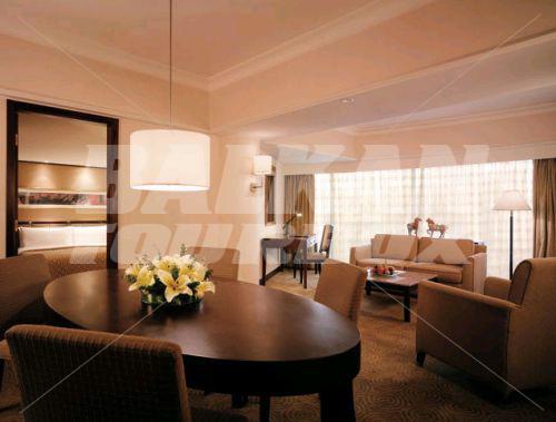 holiday in Shangri-La Golden Flower
