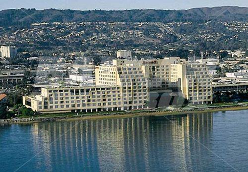 почивка в San Francisco Airport Marriott Waterfront