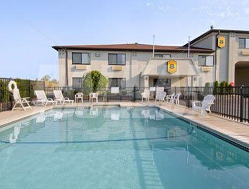 почивка в Super 8 Niagara Falls/Buffalo Area
