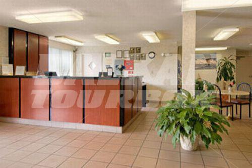 почивка в Super 8 Niagara Falls/Buffalo Area