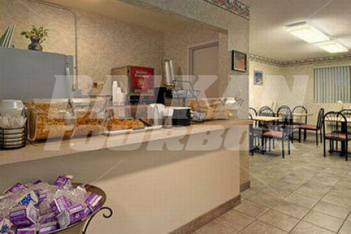 почивка в Super 8 Niagara Falls/Buffalo Area