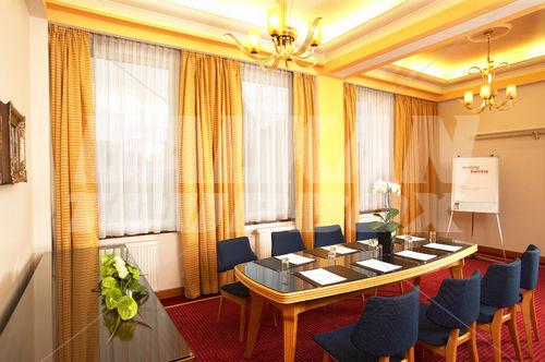 почивка в Crowne Plaza Prague