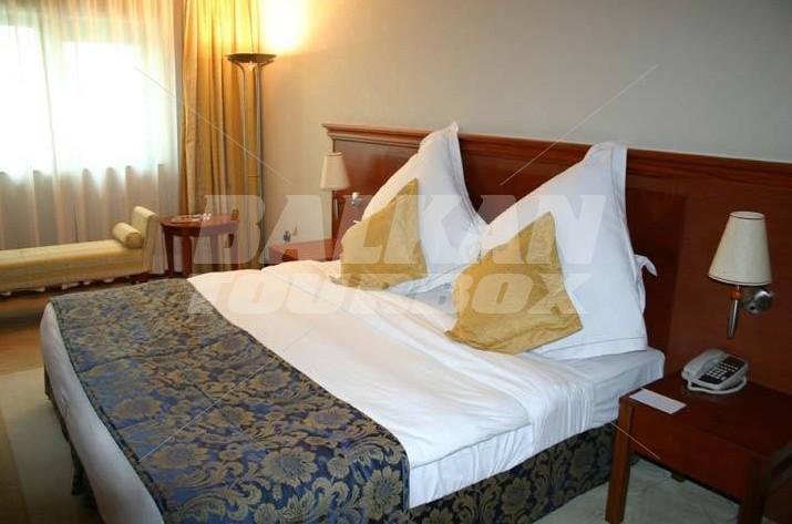 почивка в Coral Deira